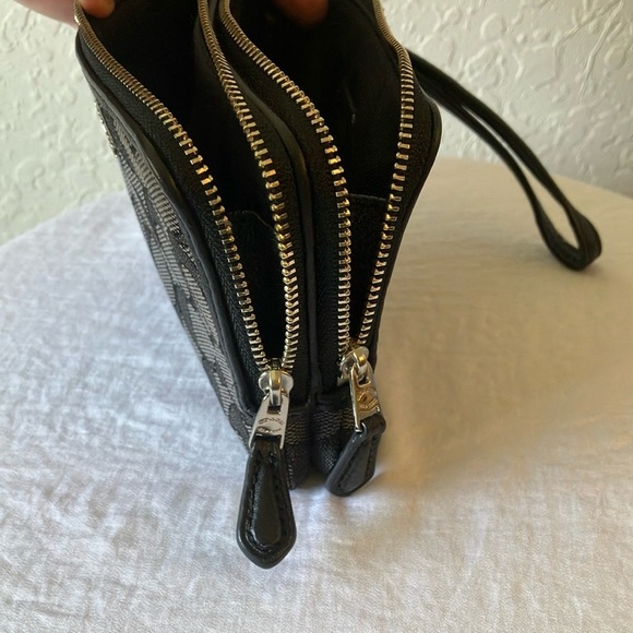 Coach: Black & Gray Signature Double Zip Wristlet- Silver Tone - Picture 13 of 15
